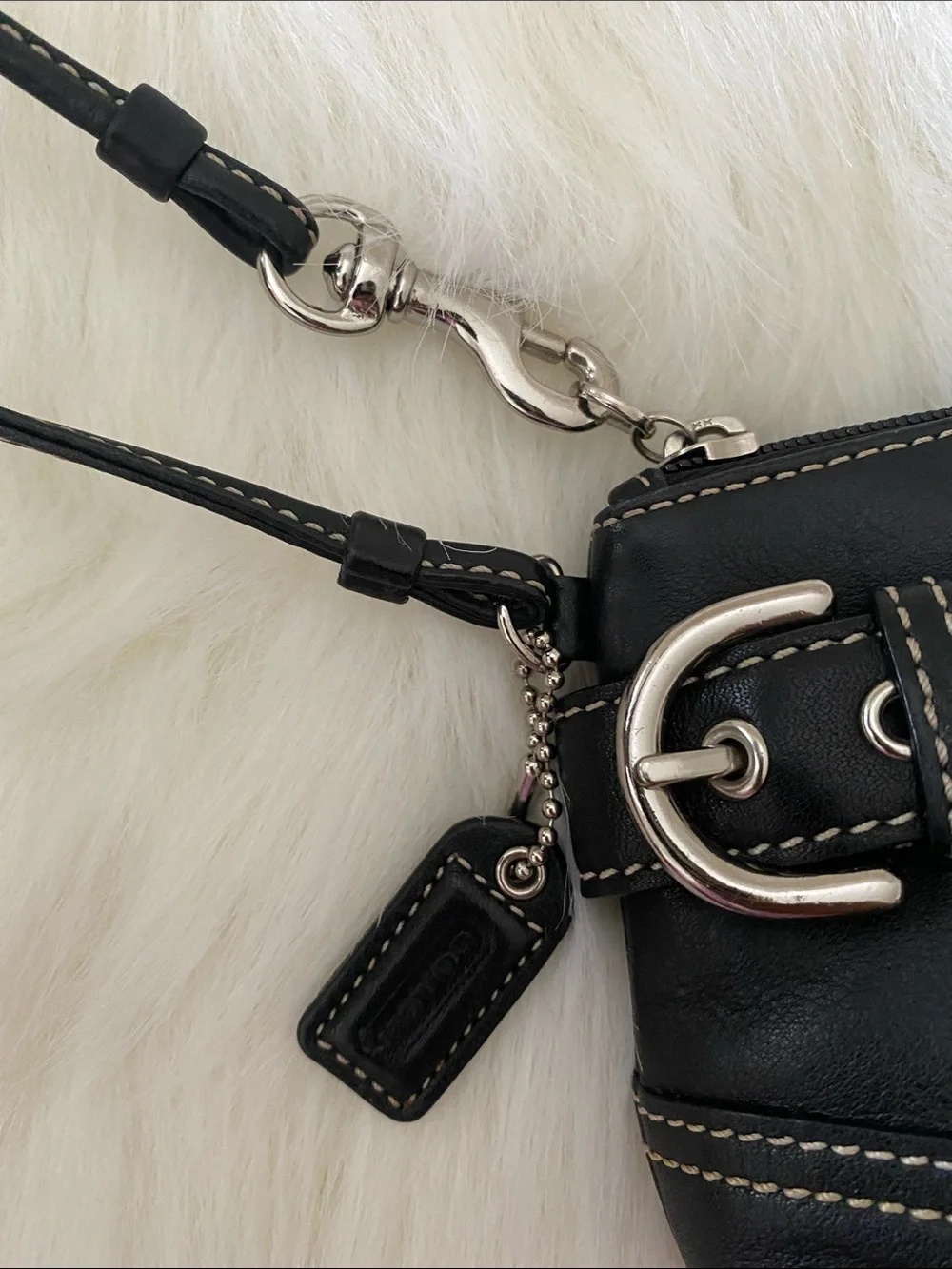 Coach compact black